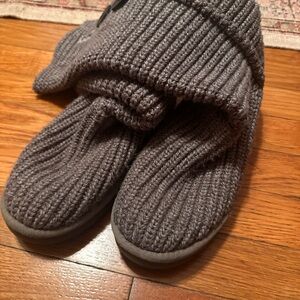 Vintage Gray Knit UGG Boots